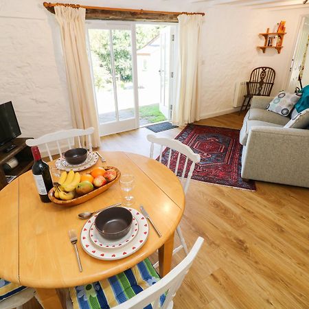 The Granary Cottage Лланграног Екстер'єр фото